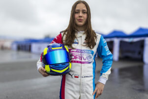 female karting racer Amelia Wyszomirska
