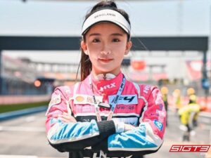 female formula racer Shi Wei