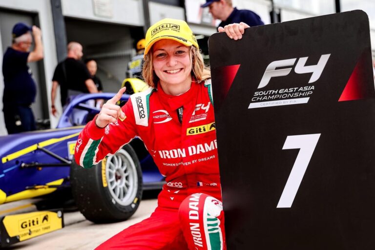 Doriane Pin in her race suit