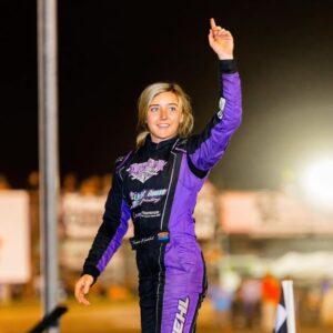 female dirt oval racer Taylor Kuehl