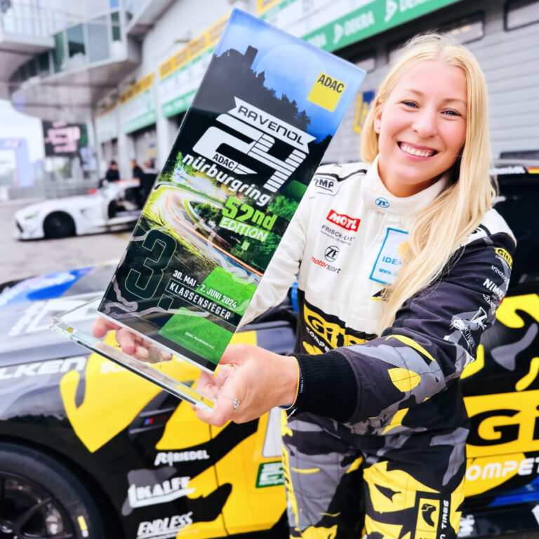 Pippa Mann in her race suit