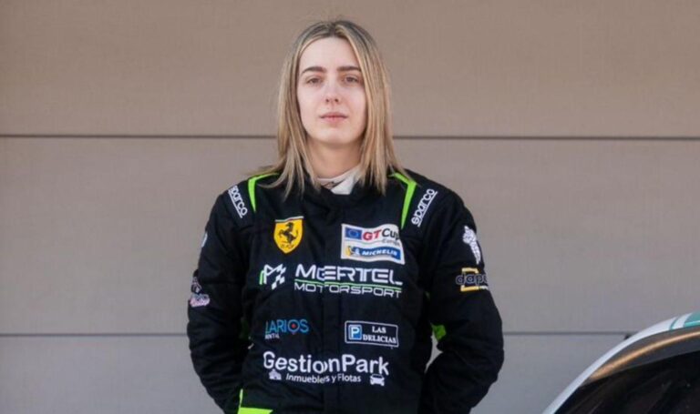 Alba Vazquez in her race suit