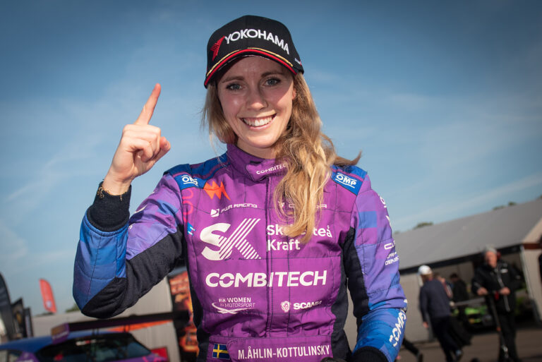 Mikaela Åhlin-Kottulinsky in her race suit