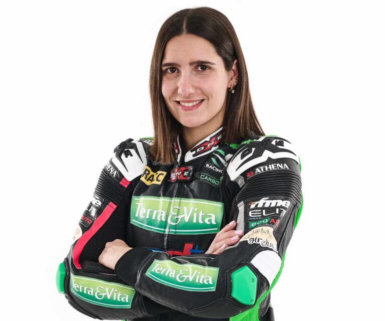 Sara Sánchez in her race suit