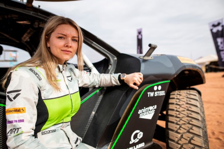 Hedda Hosaas in her race suit